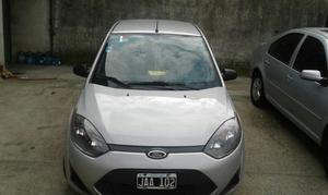 Vendo Ford Fiesta Max. con Gnc