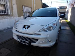 Vendo Peugeot 207 Compact 1.6 XS Allure Papeles al día,