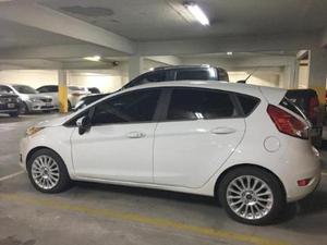 Ford Fiesta Kinetic Titanium 1.6L nafta 5P usado 