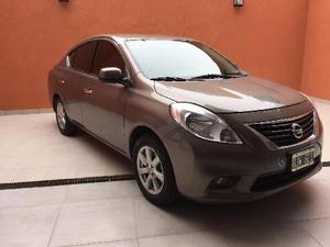 Nissan Versa Exclusive AT usado  kms