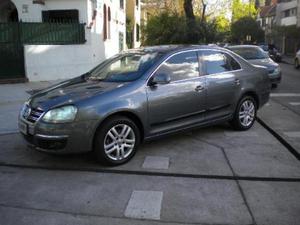 Volkswagen Vento 2.5 Luxury usado  kms