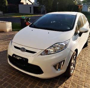 Ford Fiesta Kinetic Titanium 1.6L nafta 5P usado 