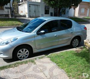 vendo 207 compact sedan  km