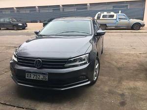 Volkswagen Vento 2.5 Luxury MT (170cv)