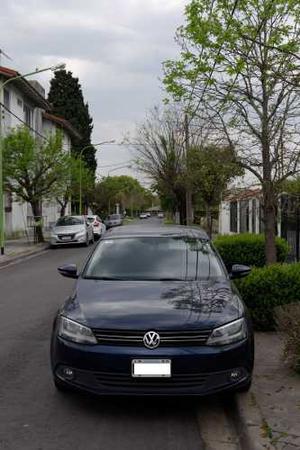 Volkswagen Vento 2.5 Luxury MT (170cv)