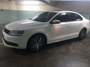 Volkswagen Vento 2.0 Sportline MT (200cv)