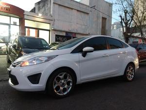 Ford Fiesta Kinetic SE Plus 4P 