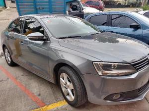 Volkswagen Vento 2.5 Luxury Tiptronic usado  kms