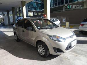 Ford Fiesta Max Ambiente usado  kms