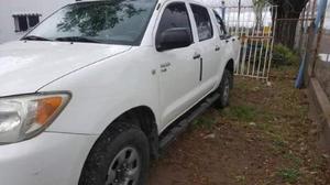 Toyota Hilux 2.5 4x4 DX DC usado  kms