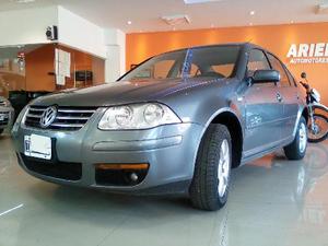 Volkswagen Bora 2.0 Trendline usado  kms