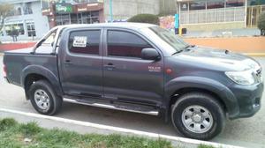 Toyota Hilux  Cel.