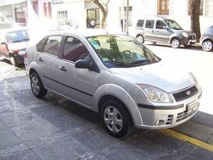 Ford Fiesta Max Ambiente usado  kms