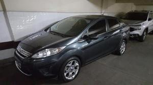 Ford Fiesta Kinetic Trend Plus 1.6L nafta 4P usado 