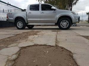 Toyota Hilux Srv 3.0 4x4 Automatica