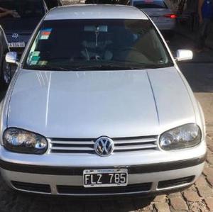 Volkswagen Golf 5P 1.6 Comfortline usado  kms