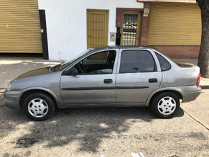 Chevrolet Corsa 4P GL AA DH