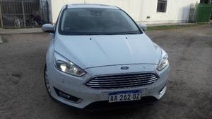 Ford Focus 2.0 Titanium Cvt --  Km (estaciona Solo)