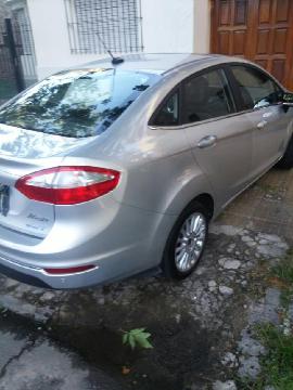 Ford Fiesta Kinetic Titanium 1.6L nafta 5P usado 