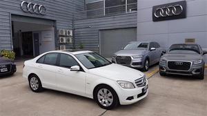 Mercedes-Benz Clase C 200 CGI BlueEFFICIENCY AUT. 4P