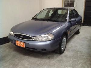 Ford Mondeo CLX 5P usado  kms