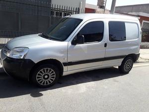 Peugeot Partner  diesel full vidriada 5 asientos $