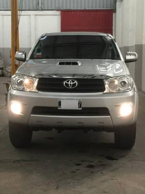 Toyota Hilux 3.0 Cd Srv Cuero I 171cv 4x4 4at