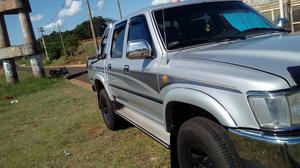 Vendo Hilux