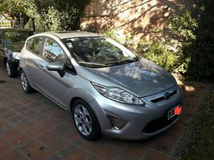 Vendo Ford Fiesta Titanium '11 C/gnc 5ta