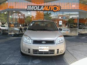 Ford Fiesta Max Ambiente usado  kms