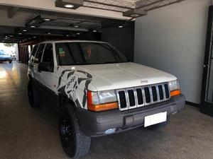 Jeep Grand Cherokee Laredo 4.0 Aut usado  kms