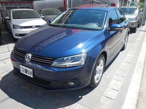 Volkswagen Vento 2.5 Luxury ATcv)