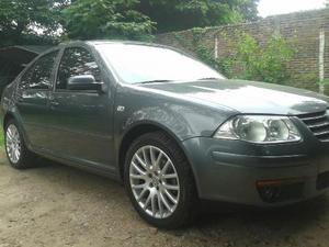 Volkswagen Bora 2.0 Comfortline usado  kms