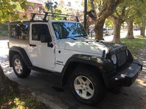 Jeep Wrangler Sport 3.8L MTX usado  kms