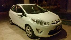 Ford Fiesta Kinetic Titanium 1.6L nafta 5P usado 