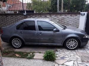 Volkswagen Bora 1.8 T Highline usado  kms