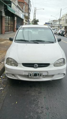 Chevrolet Corsa Classic 1,6 3p Aa + Dir