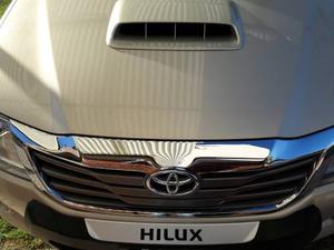 Toyota Hilux 3.0 Cd Srv Cuero I 171cv 4x4 5at