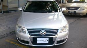 Volkswagen Passat 2.0 FSI Luxury Tiptronic usado 