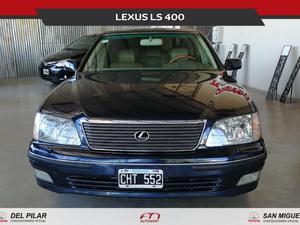 Toyota Lexus LS 400