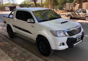 TOYOTA HILUX LIMITED  - IMPECABLE