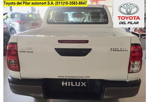 TOYOTA HILUX 4x4 SR $