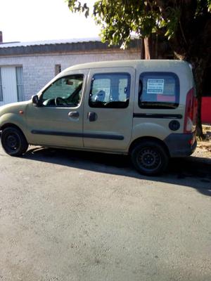 VENDO RENAULT KANGOO VIDRIADA TITULAR AL DIA