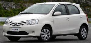 TOYOTA ETIOS XLS 6M/T HB NAFTA 1,49cc!!...** $ .**