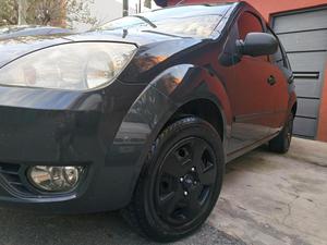 Vendo Ford Fiesta: Todo impecable, primer auto y cuidado