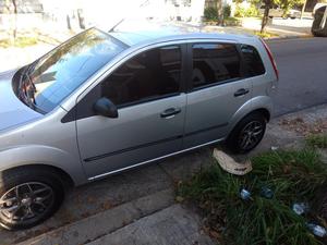 Vendo Ford Fiesta Gris 1.6