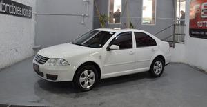 Volkswagen Bora 2.0 a/t con gnc  puertas color blanco