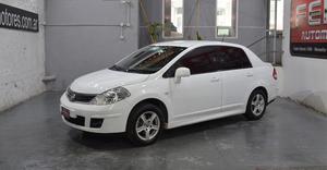 Nissan tiida 1.8 6mt nafta  puertas color blanco
