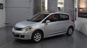 Nissan tiida 1.8 6mt acenta nafta  puertas color gris