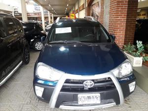 Toyota Etios Cross 